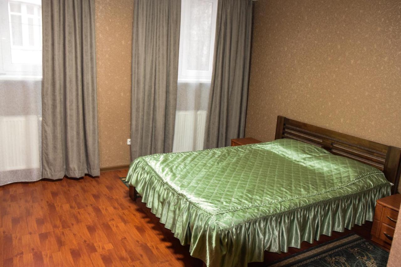 Gostynniy Dvir Hostel Тернопил Екстериор снимка