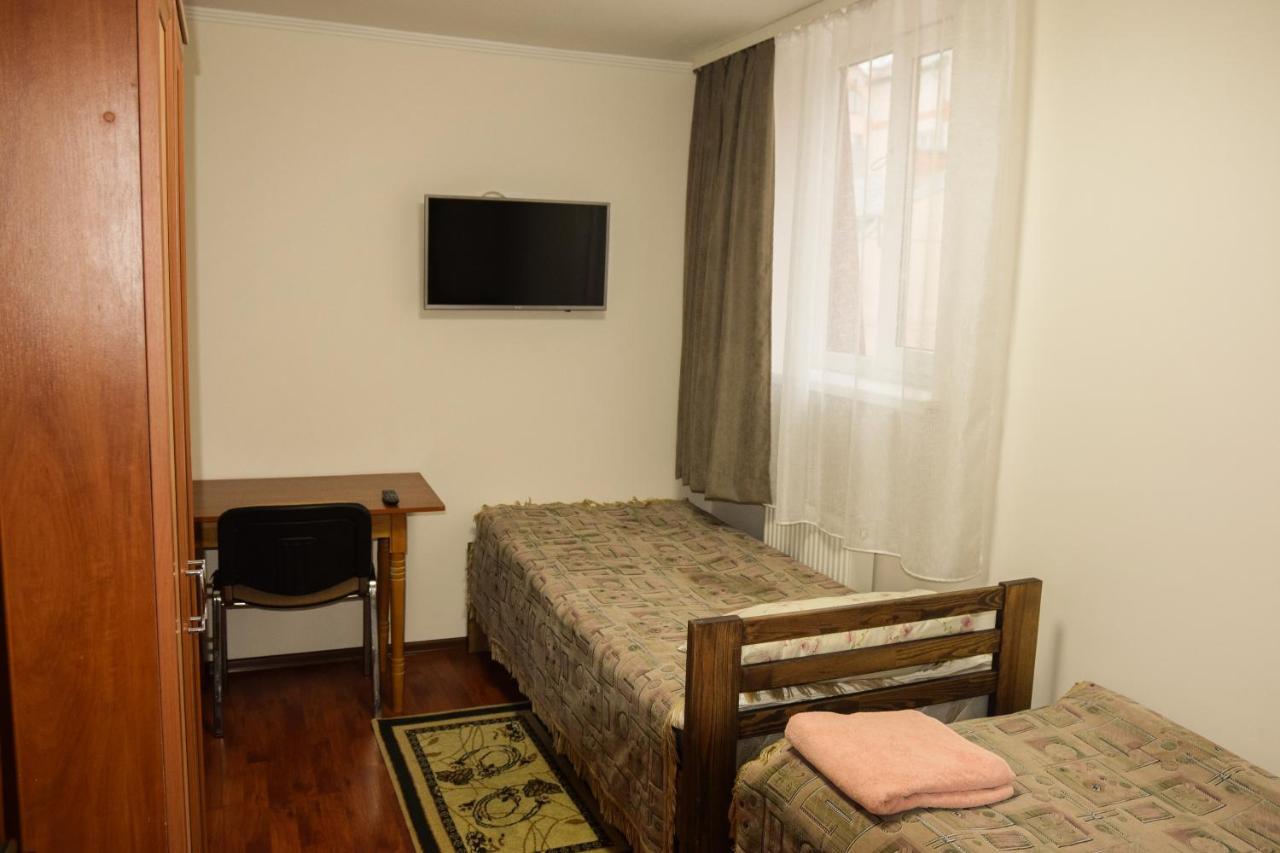 Gostynniy Dvir Hostel Тернопил Екстериор снимка